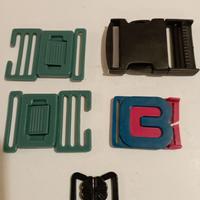 Chiusure e fibbie per scarpe.