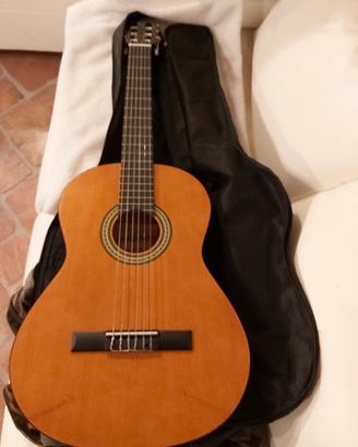 Chitarra classica con custodia