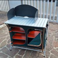 Mobile cucina per campeggio