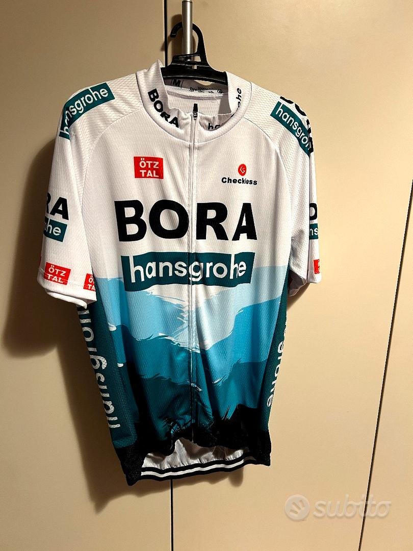 Virtus - Colori diversi, sempre Bologna 🤍🖤🤝🏼❤️💙 Bologna Fc 1909 |  Facebook, image size:810x1080