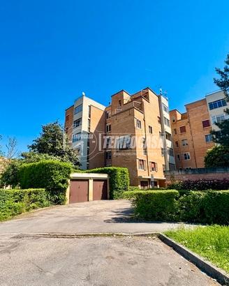 TRILOCALE DOPPI SERVIZI CON BOX