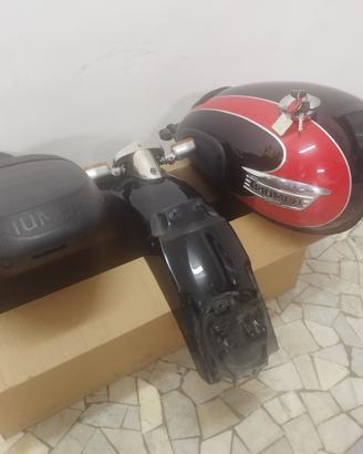 Set ricambi Triumph T100