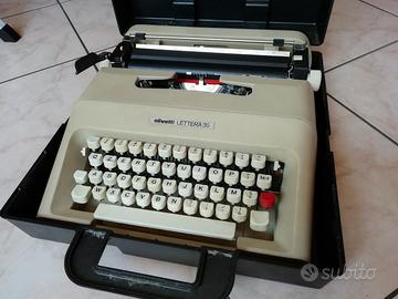 Macchina da scrivere Olivetti Lettera 35