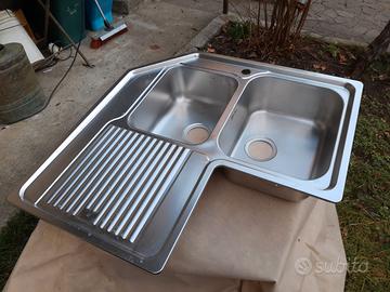 Lavello angolare 80x80 cm completo di scarico