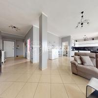 AMPIO APPARTAMENTO RISTRUTTURATO CON BOX E GIARDIN