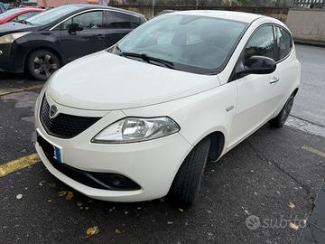 Lancia Ypsilon perfetta 1.2 benz/gpl full