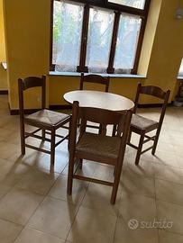 Tavolo rotondo + 4 sedie 