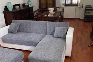 Immobile ristrutturato su due livelli. Due appa