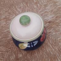 Ciotola con tappo in ceramica con pittura a mano 
