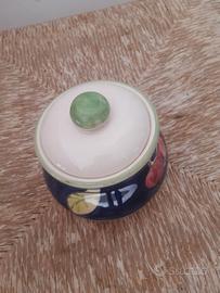 Ciotola con tappo in ceramica con pittura a mano 