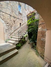 Casa con uso esclusivo cortile interno