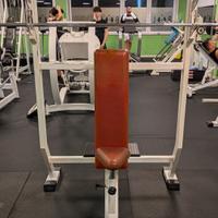 lento avanti attrezzatura palestra 
