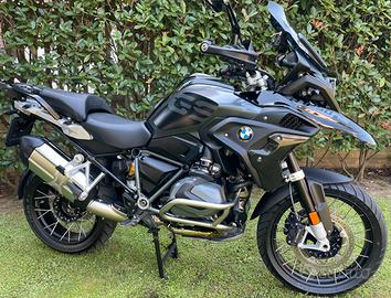 Bmw r 1250 gs triple black