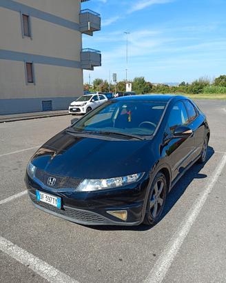 Honda Civic VIII 1.4 i-dsi sport