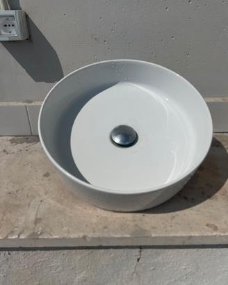 Lavabo da appoggio in ceramica bianca