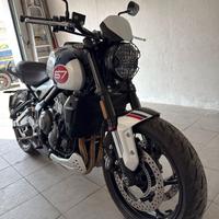 Triumph Trident Triple 660 Ed. Limitata Tribute