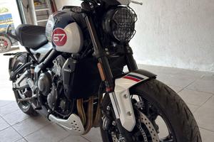 Triumph Trident Triple 660 Ed. Limitata Tribute