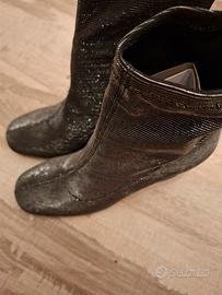 stivaletti nuovi eleganti grigi argentati n.37 Ale