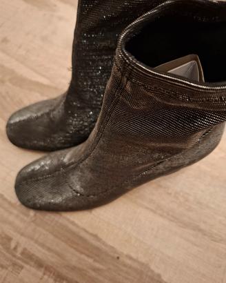 stivaletti nuovi eleganti grigi argentati n.37 Ale