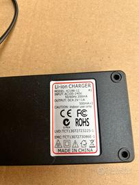 Caricabatterie per batterie al litio AA