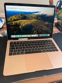 MacBook Air 2019 oro