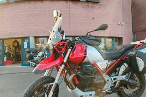 Moto Guzzi V 85 TT EVOCATIVE