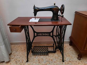 Macchina antica da cucire singer