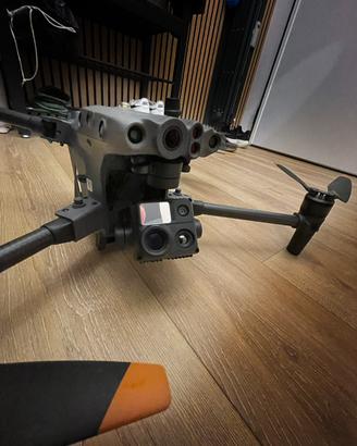 DJI M30T – Drone professionale usato con accessori