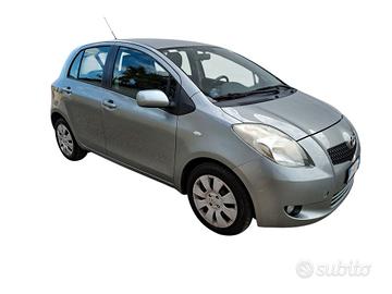 Toyota Yaris 1.3 5p. Luna *NEOPATENTATI*