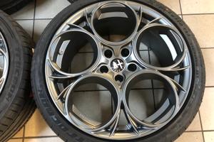 Cerchi in lega 19 per Alfa Giulia con gomme nuovi