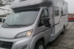 Camper motorom semintegrale