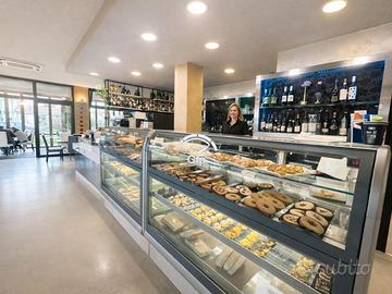 Peschiera del Garda bar 6 vani 150 Mq