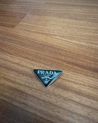 Spilla prada