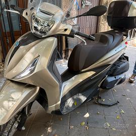 PIAGGIO BEVERLY HPE 400