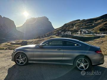 Mercedes-Benz 220 amg premium plus 170 CV (125 kw)