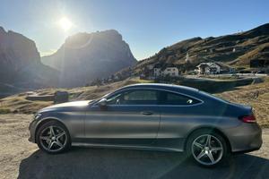 Mercedes-Benz 220 amg premium plus 170 CV (125 kw)