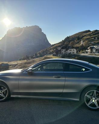 Mercedes-Benz 220 amg premium plus 170 CV (125 kw)