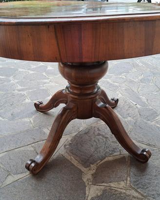 Tavolo rotondo in legno stile vintage