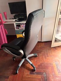 Poltrona con rotelle per postazione pc