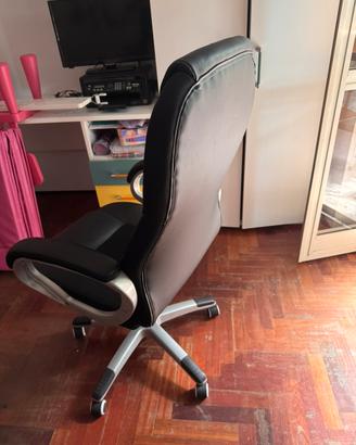 Poltrona con rotelle per postazione pc