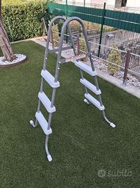 Scaletta per piscina fuoriterra
