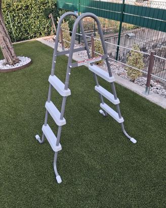 Scaletta per piscina fuoriterra