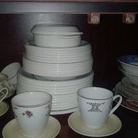 SERVIZIO DI PIATTI ECC ECC COMPLETO ANNO 1974