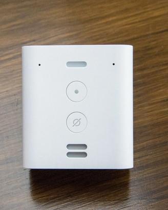 Amazon Echo Flex Altoparlante Intelligente