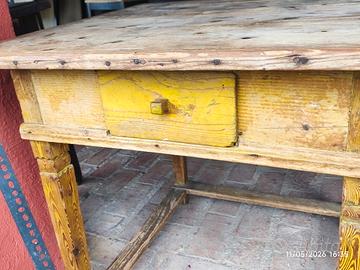 tavolo rustico antico in legno