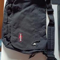 Borsa Messenger Eastpak nera 