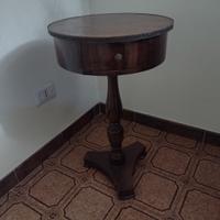 tavolinetto in noce 