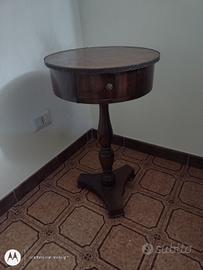 tavolinetto in noce 