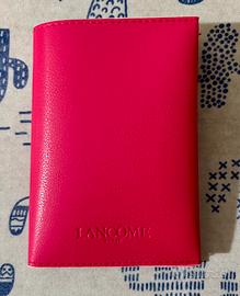 Porta passaporto gadget omaggio Lancôme