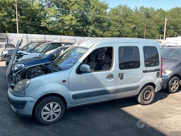 RENAULT KANGOO PER RICAMBI